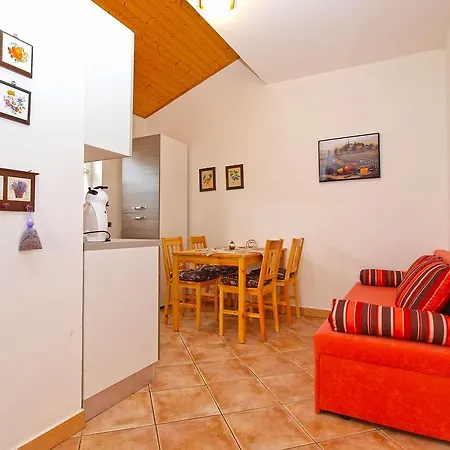 Robert 1317 Apartmán *